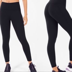 Fabletics mid rise powerhold black legging